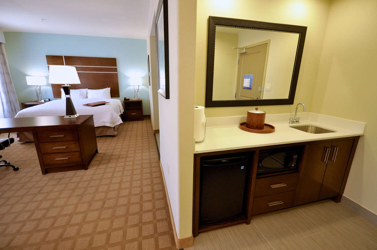 hampton inn and suites hutto austin