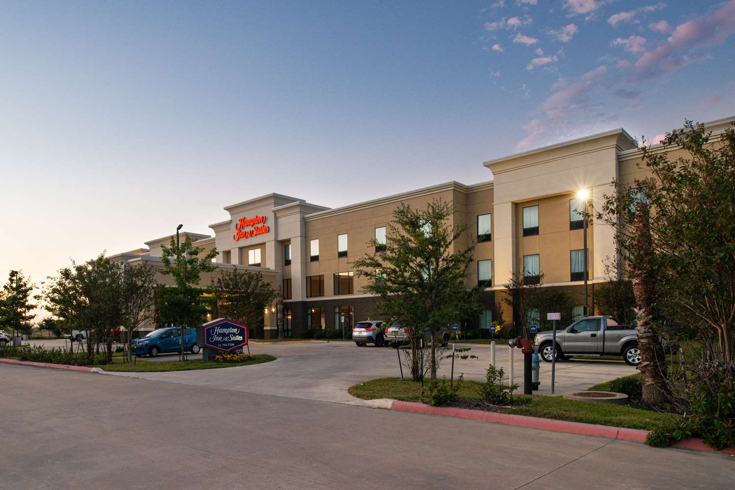 hampton inn and suites hutto austin