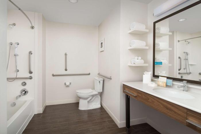 hampton inn and suites phoenix tempe