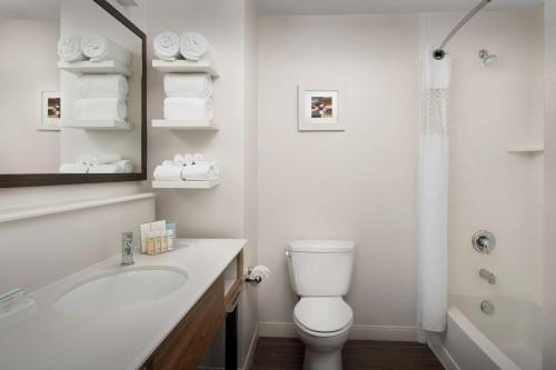 hampton inn and suites phoenix tempe