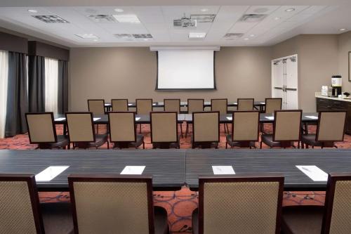 hampton inn and suites phoenix tempe