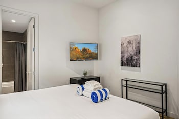 The Dune Lofts,3425 N 70Th St,4 star