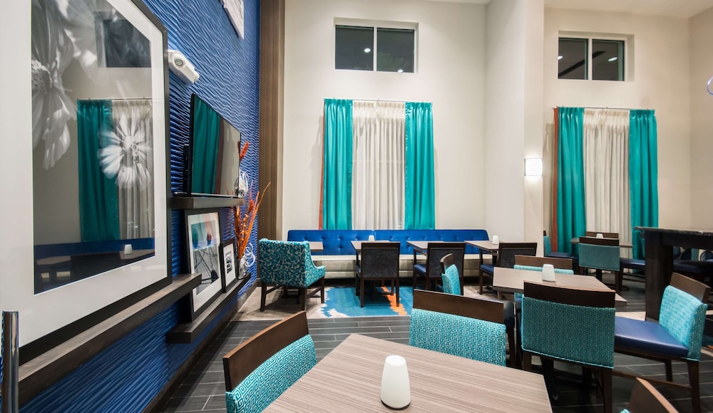 hampton inn and suites orlando at seaworld