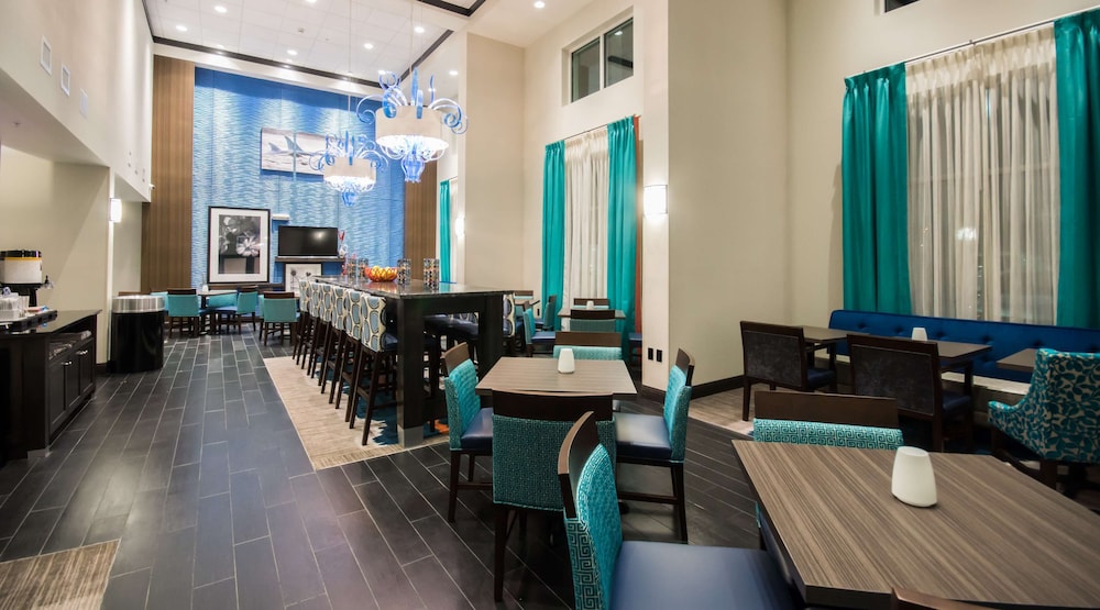 hampton inn and suites orlando at seaworld