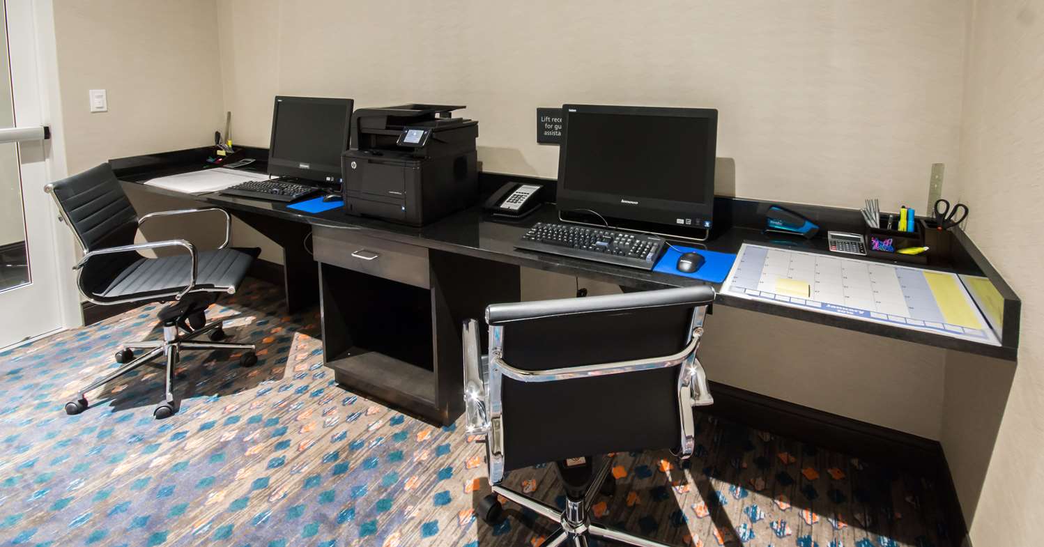 hampton inn and suites orlando at seaworld