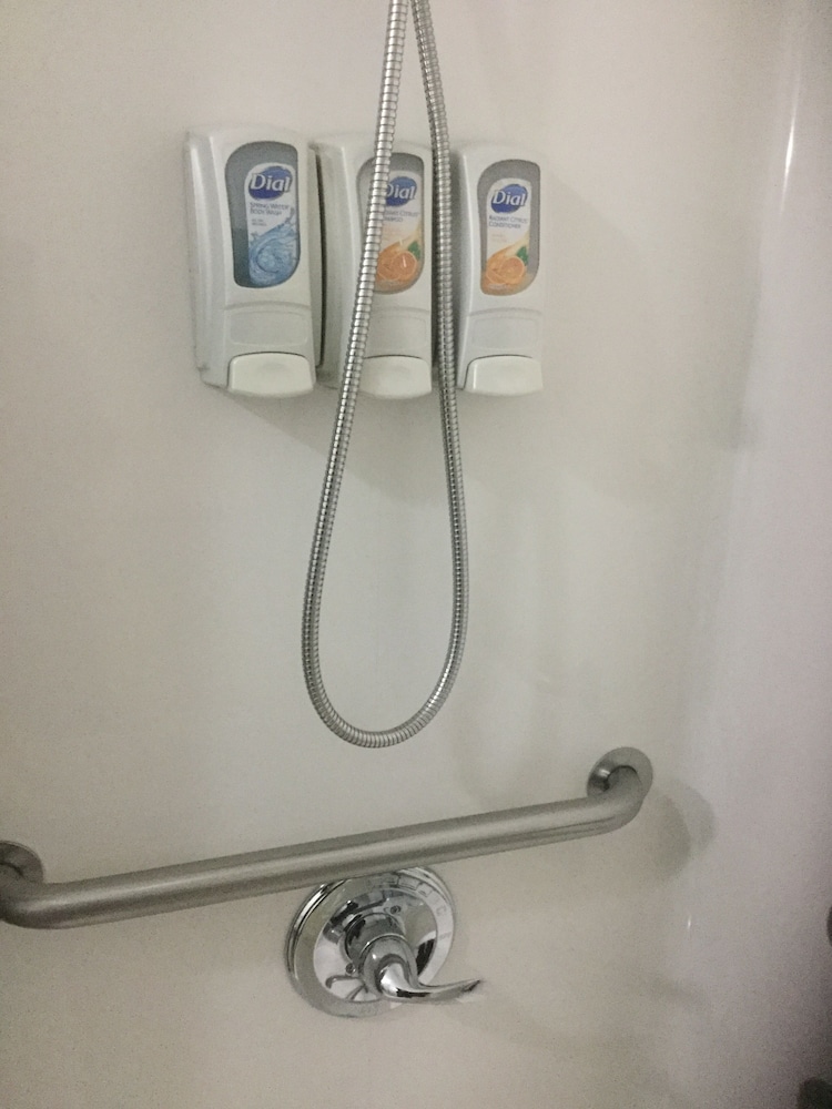 muskogee inn and suites