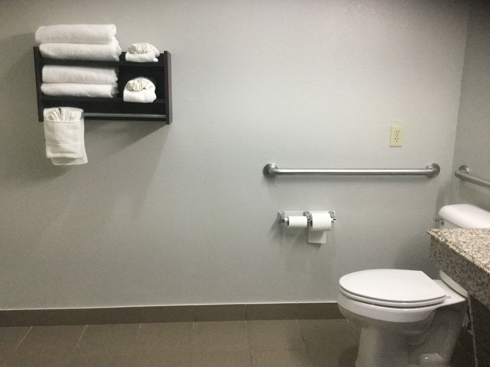 muskogee inn and suites