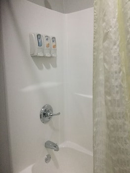 muskogee inn and suites