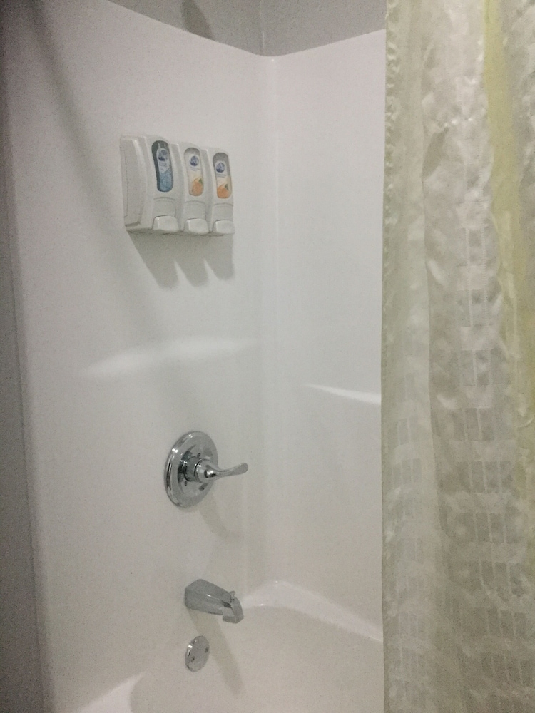 muskogee inn and suites