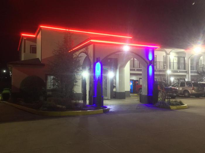 muskogee inn and suites