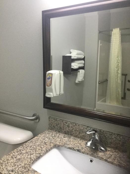 muskogee inn and suites