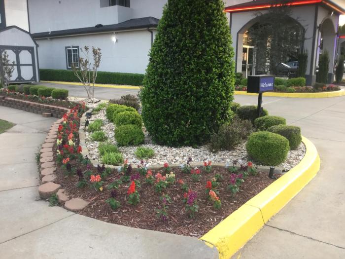 muskogee inn and suites