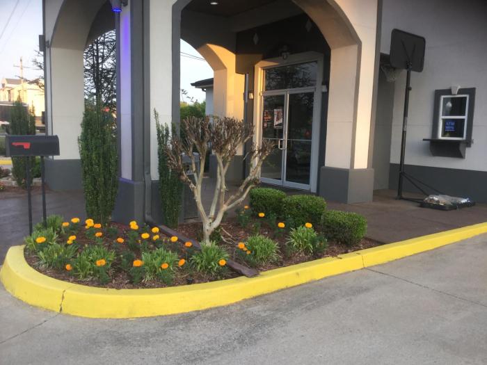 muskogee inn and suites