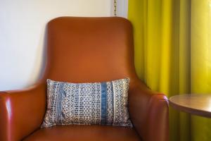 Mylo Hotel,Daly City>>Brisbane,3 star