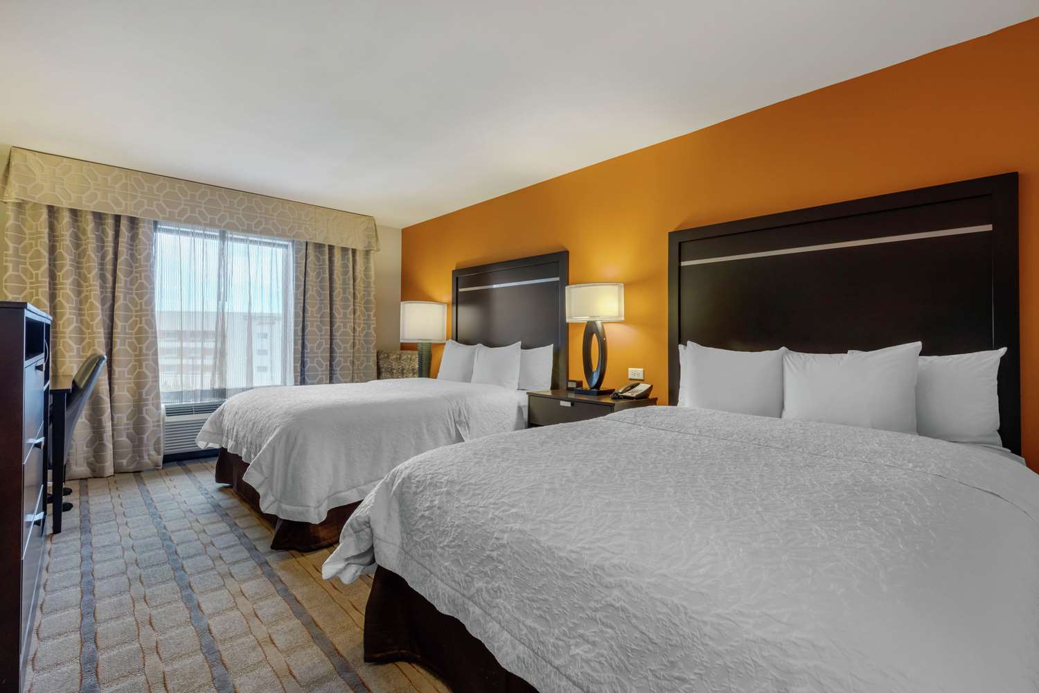 hampton inn and suites columbus