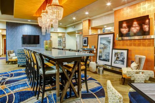 hampton inn and suites columbus