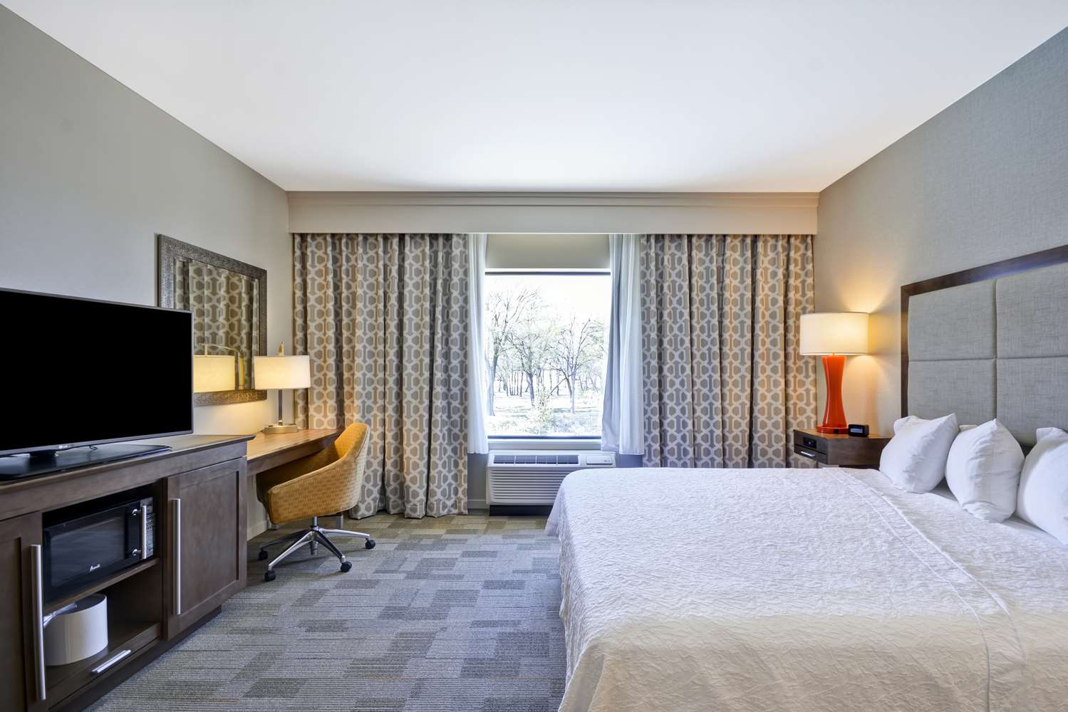 hampton inn and suites dallas plano east