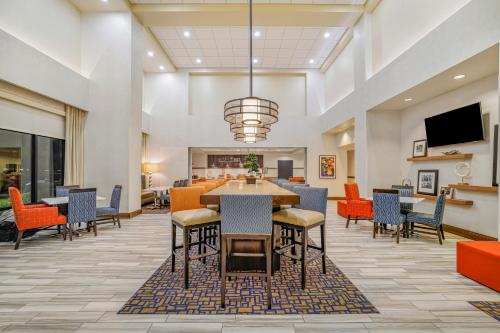 hampton inn and suites dallas plano east