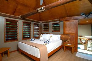 Barefoot Manta Island Resort And Marine Sanctuary,Lautoka>>Drawaqa Island,3 star