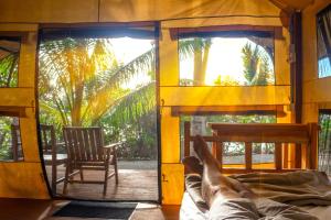 Barefoot Manta Island Resort And Marine Sanctuary,Lautoka>>Drawaqa Island,3 star