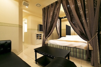 hotel luna sennan adults only