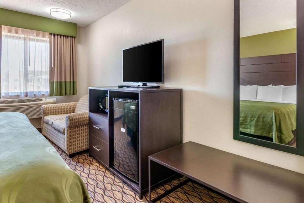 quality inn new london