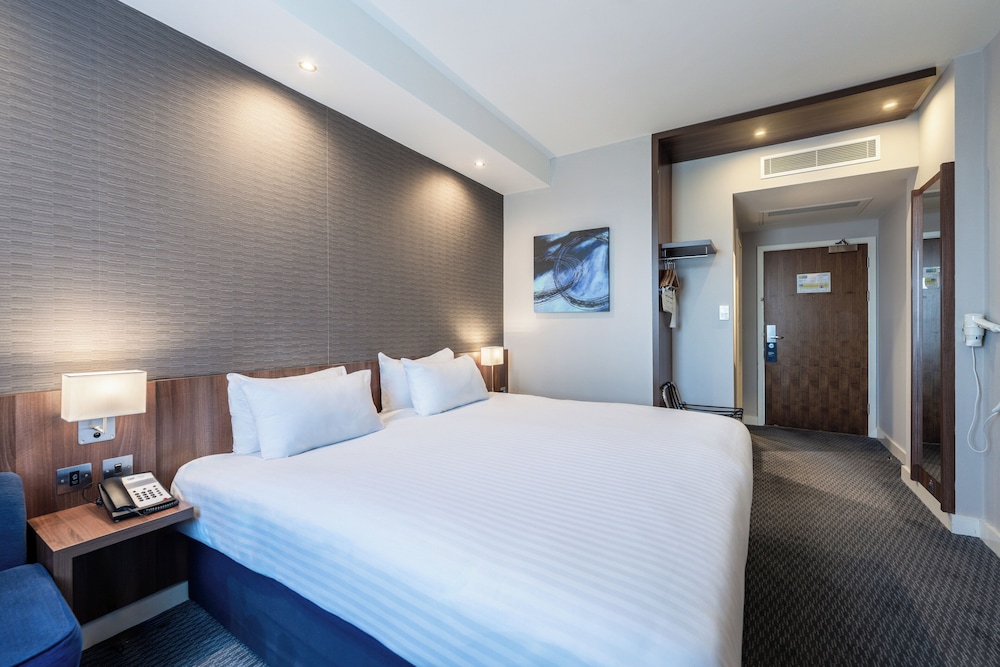 holiday inn express aberdeen airport by ihg