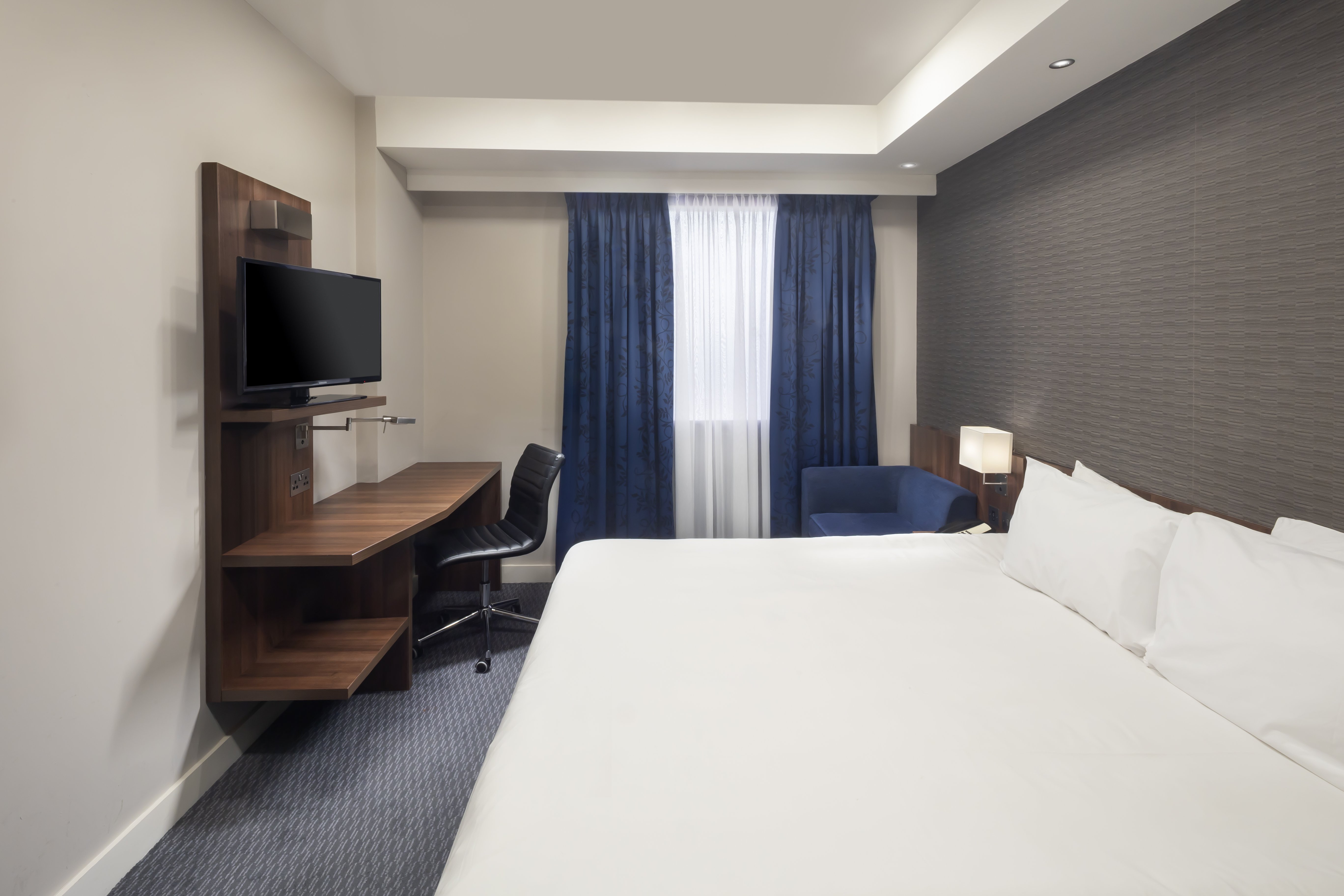 holiday inn express aberdeen airport by ihg