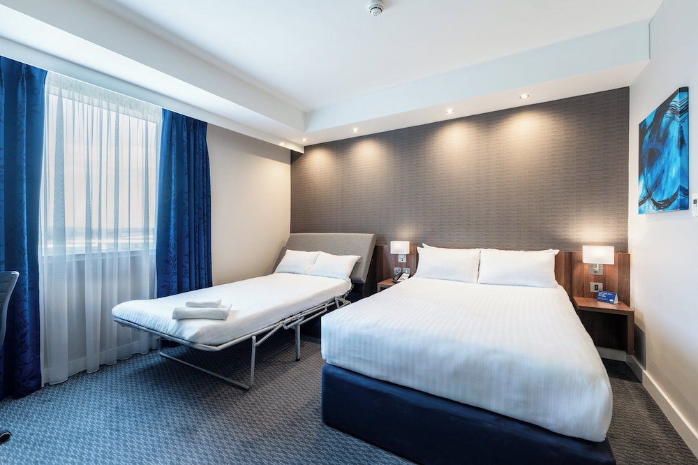 holiday inn express aberdeen airport by ihg