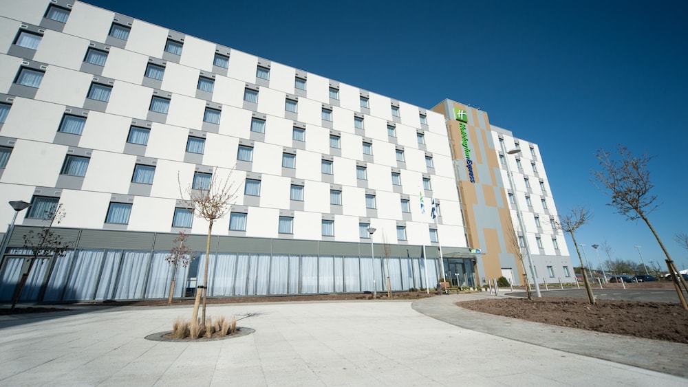 holiday inn express aberdeen airport by ihg