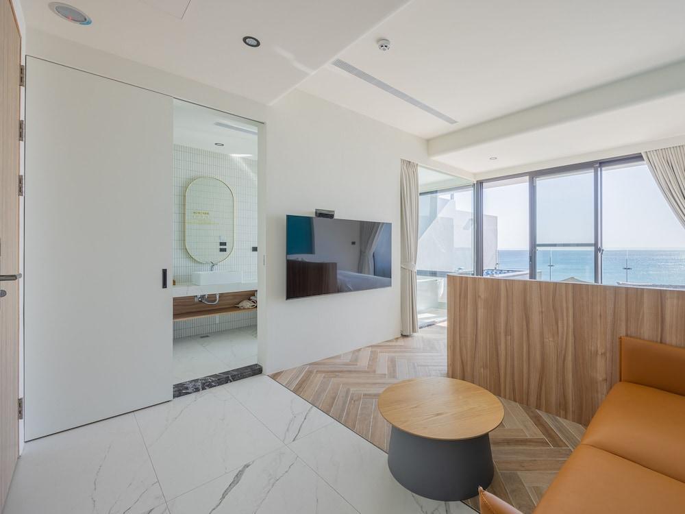 kenting sea wall 130