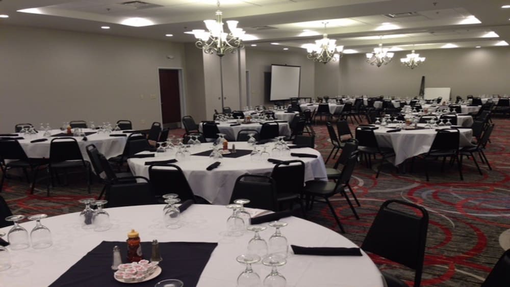 holiday inn hotel and suites lafayette north by ihg