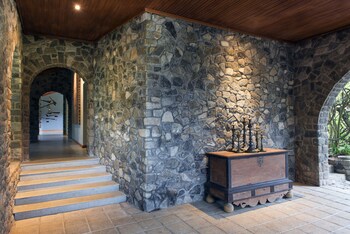 Stone House Kandy,Nuwara Eliya>>Kandy,4 star