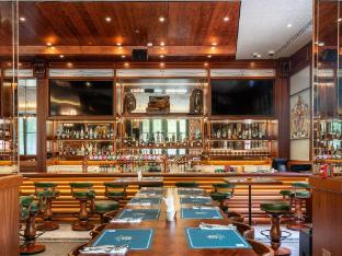 ibis one central hotel