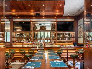 ibis one central hotel