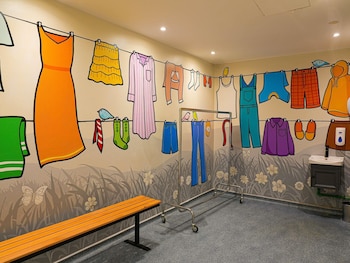 ibis one central hotel