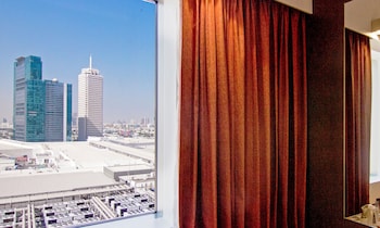 ibis one central hotel