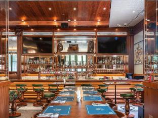 ibis one central hotel