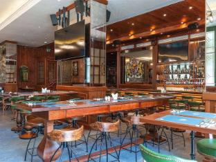 ibis one central hotel