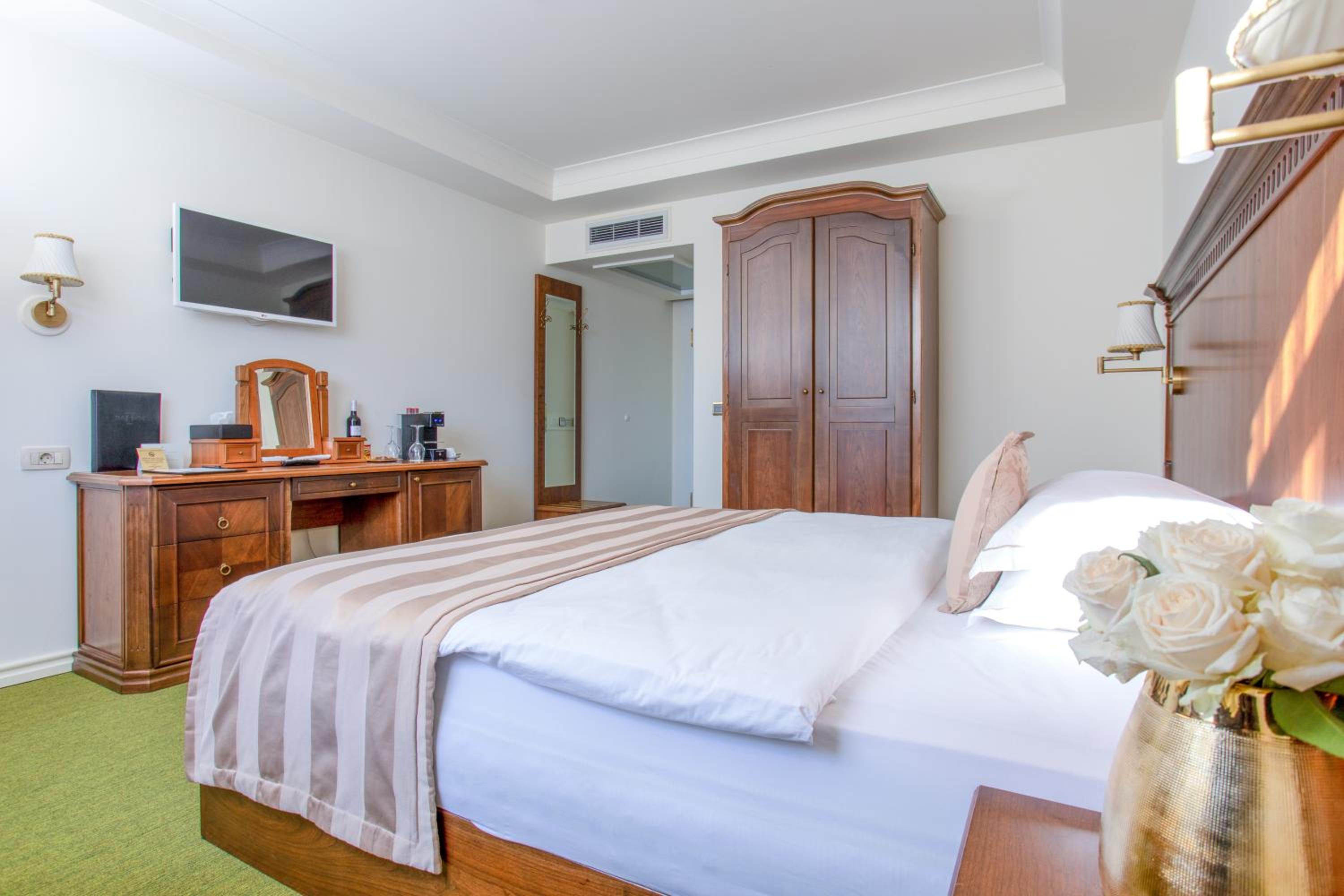 garden hotel pristina