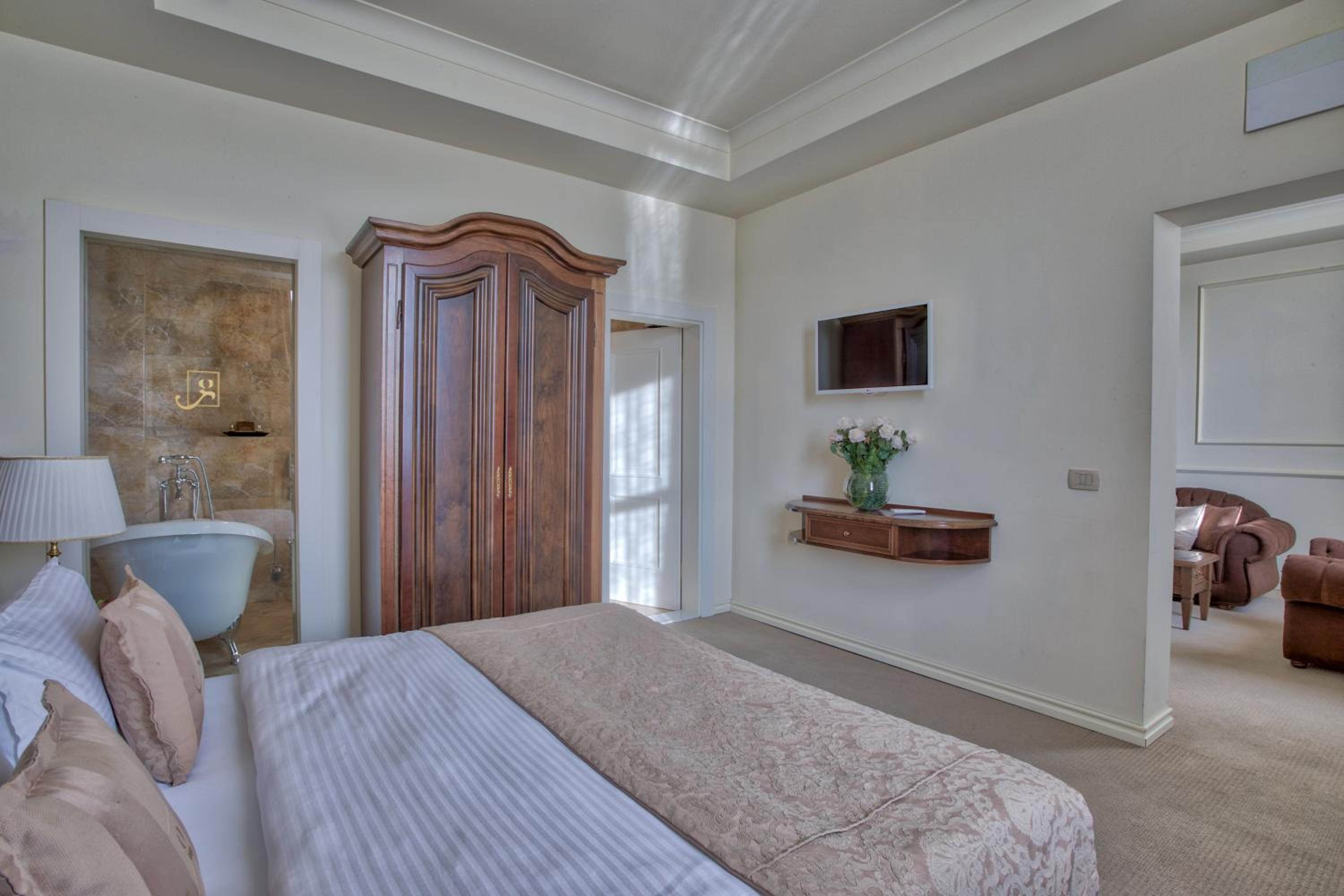 garden hotel pristina