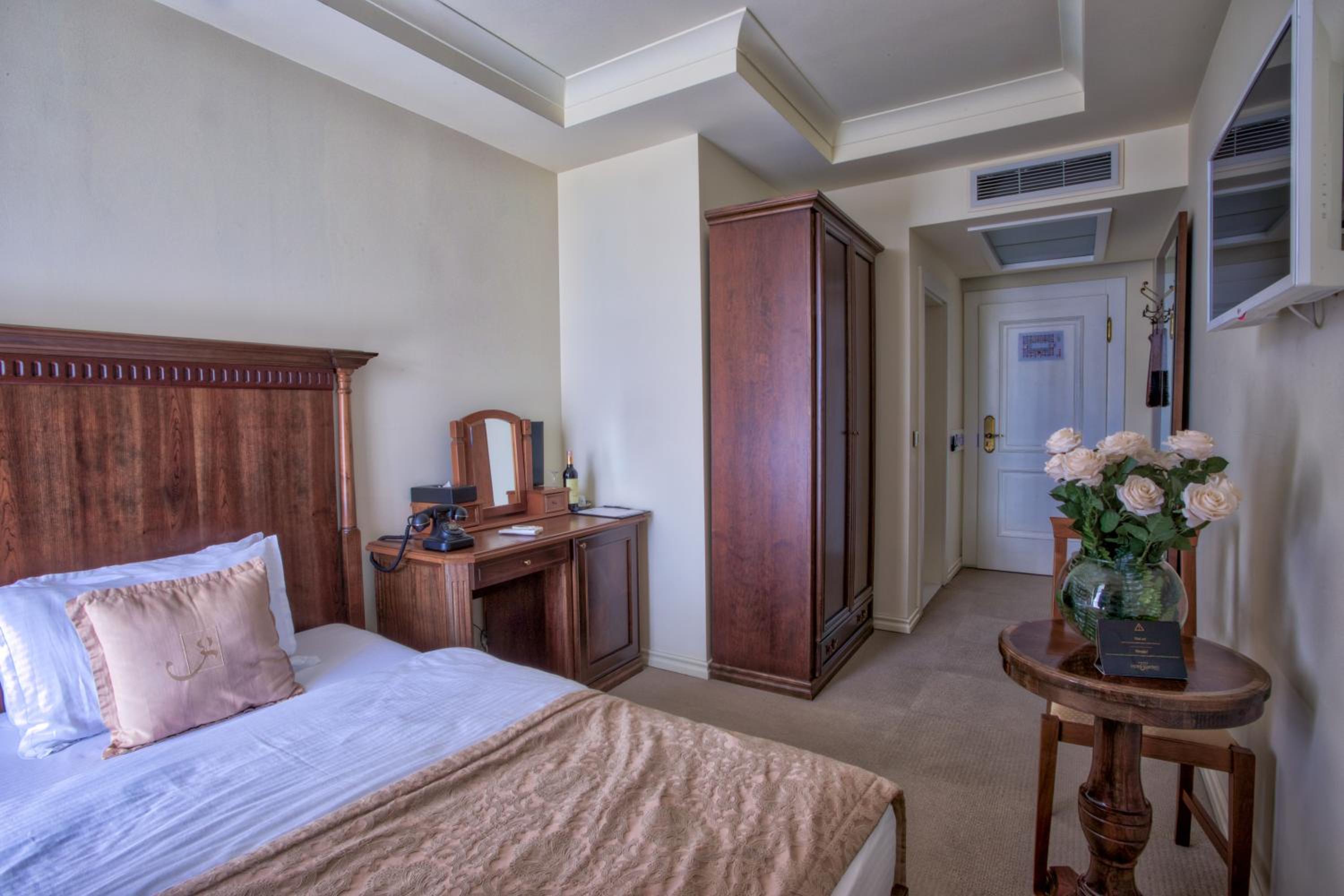 garden hotel pristina