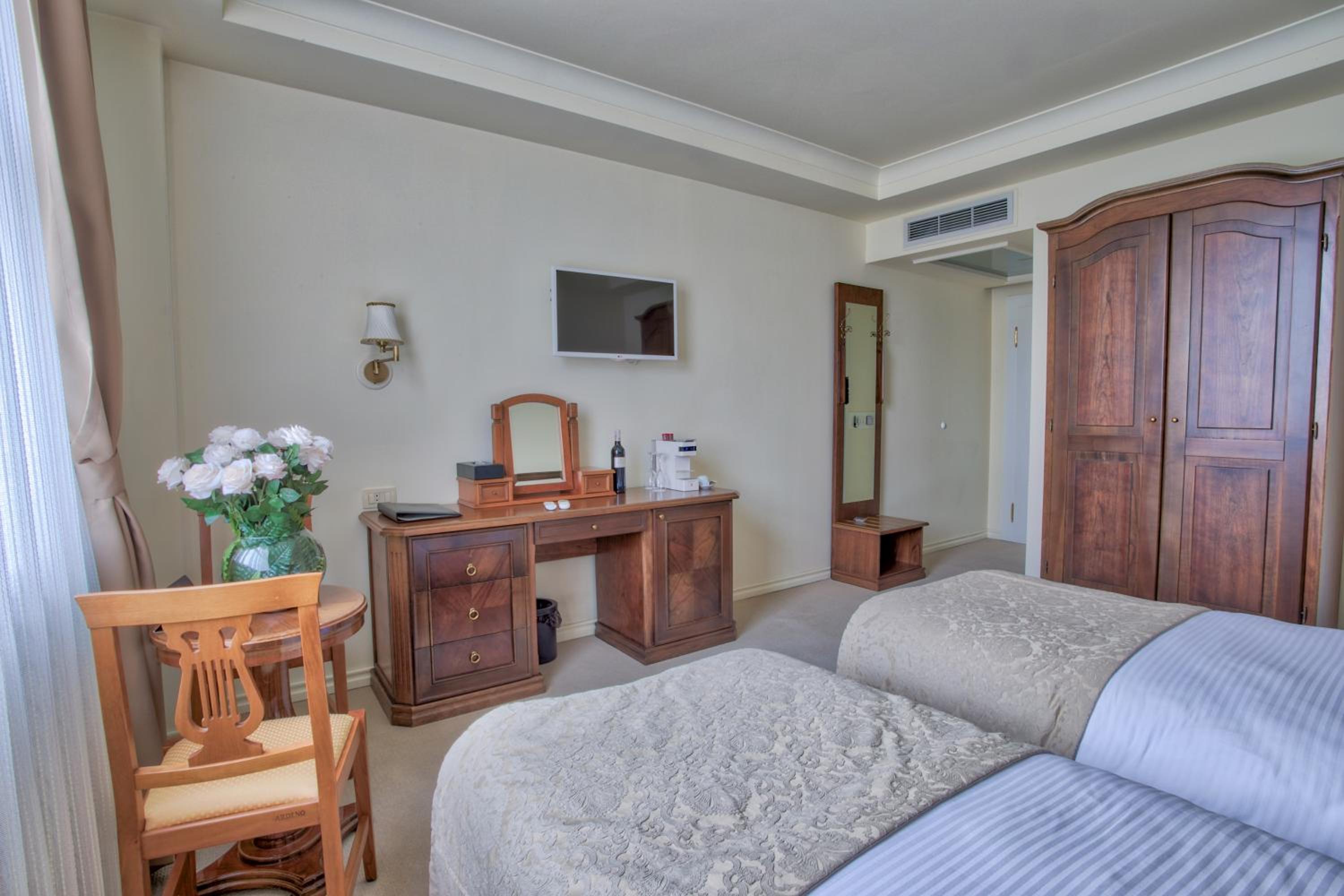 garden hotel pristina