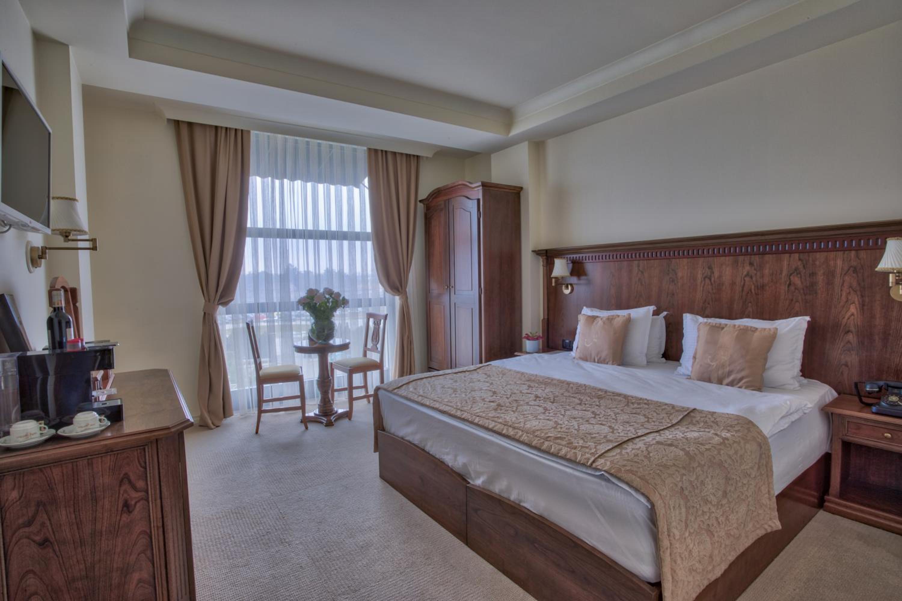 garden hotel pristina