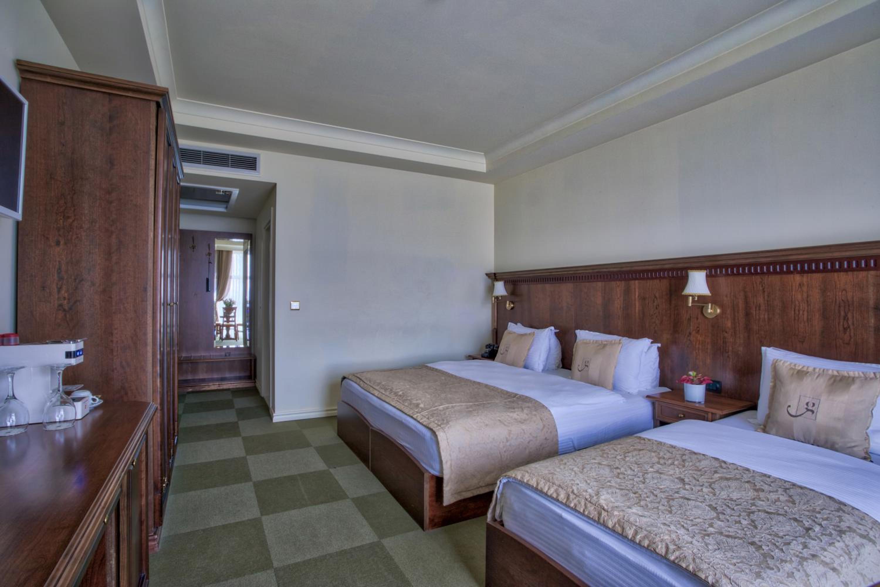 garden hotel pristina