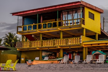 hotel estero y mar