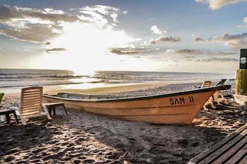 Hotel Estero Y Mar,La Herradura>>El Rosario,4 star