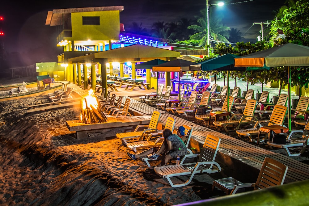 hotel estero y mar