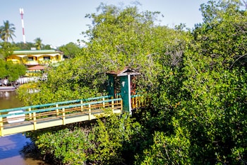 hotel estero y mar