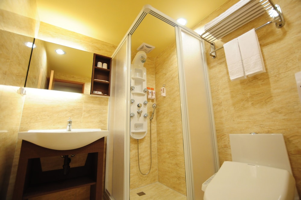 kindness hotel tainan chihkan tower